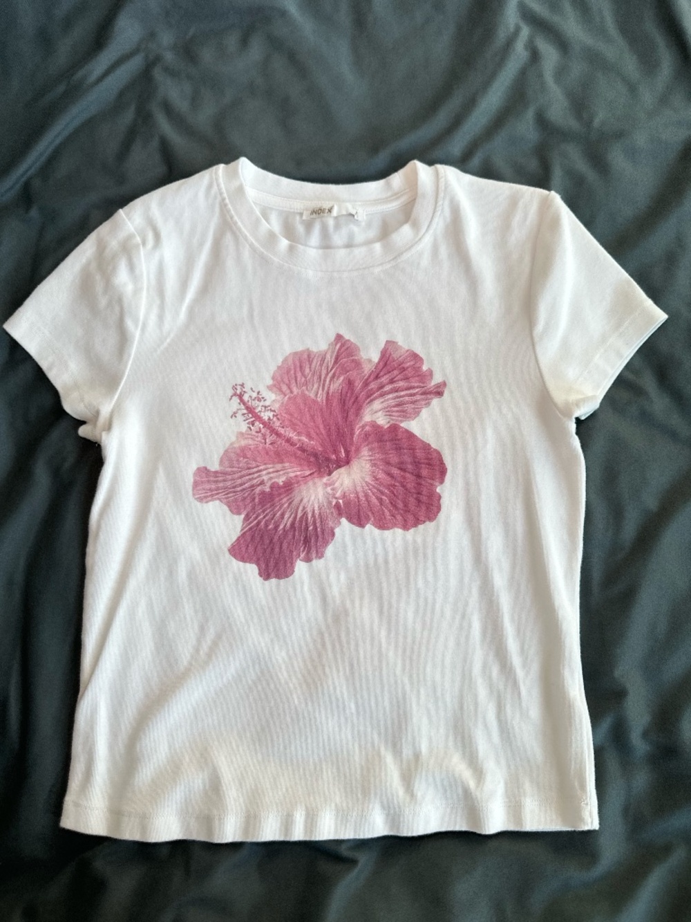 White T-shirt with pink hibiscus flower graphic, women's S/M